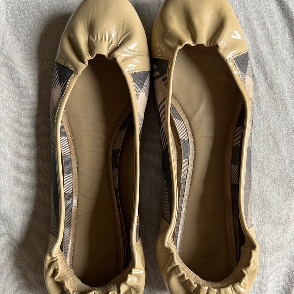 *sold* Burberry nova check scrunch ballet flats